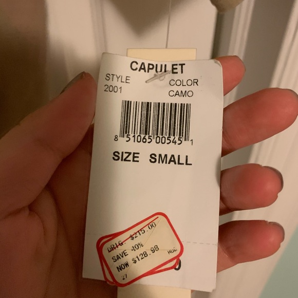 Nice Capulet Jacket - Picture 2 of 2